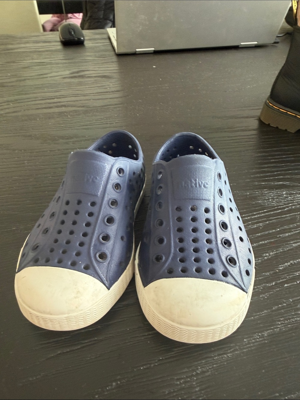 Native Kids Slip-On Water Shoes in Navy and White